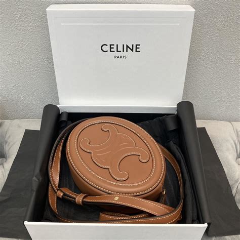 直営店 沖縄県の路線からセリーヌ（CELINE）を検索 .